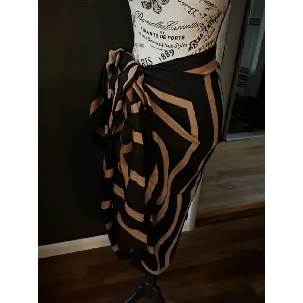 MISSLOOK Black and Bronze Geometric Wrap Scarf